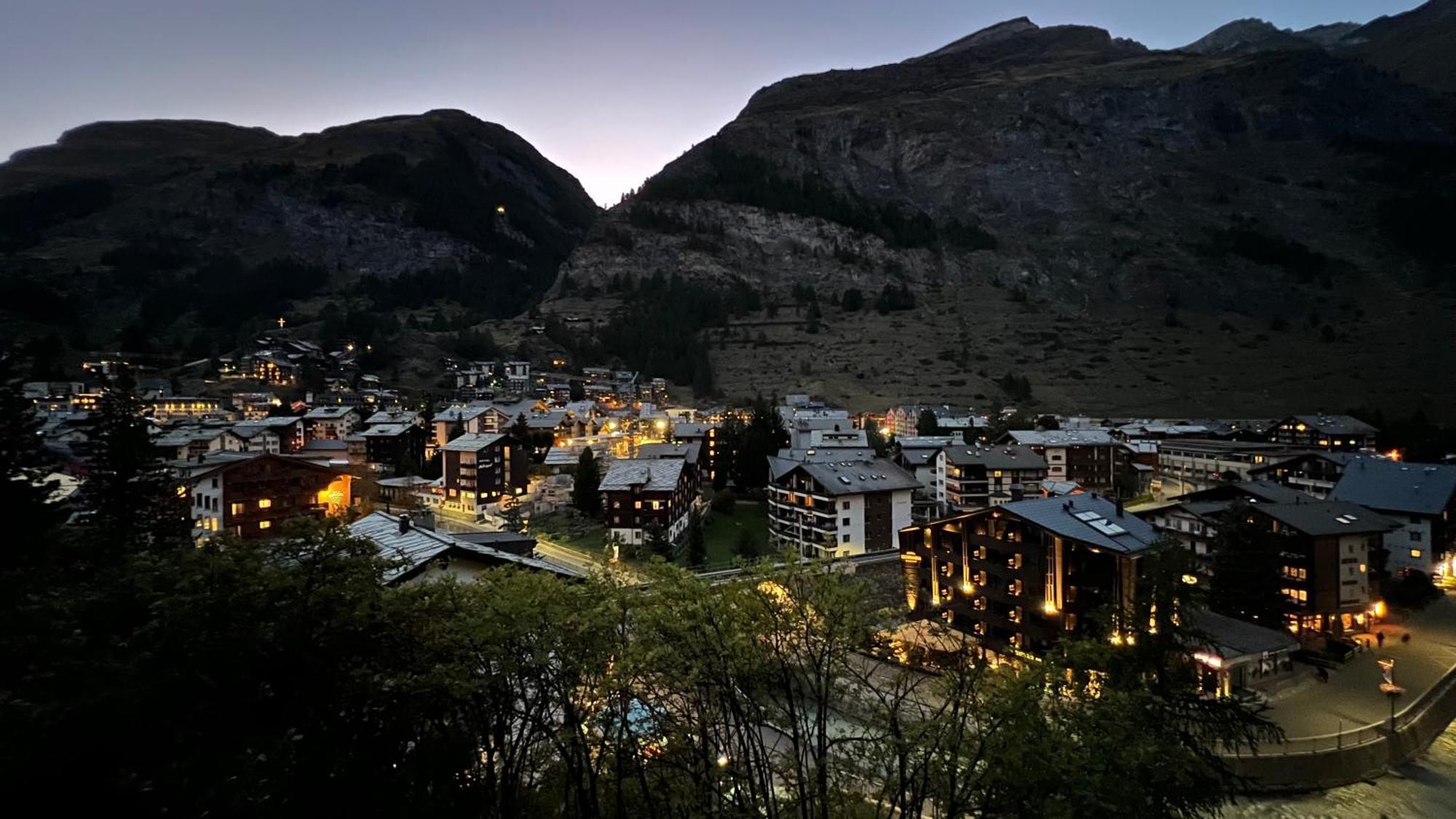 Haus Oasis Ferienwohnung-Holiday Apartment Zermatt Exteriör bild